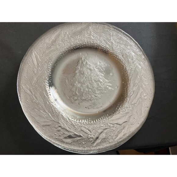 Retired Arcorco Raised Design Christmas Dinner Set for 4 Plates, Bowls, Saucers - Picture 2 of 6